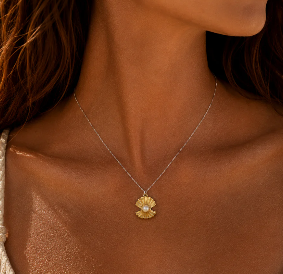 Clam Shell & Pearl Necklace